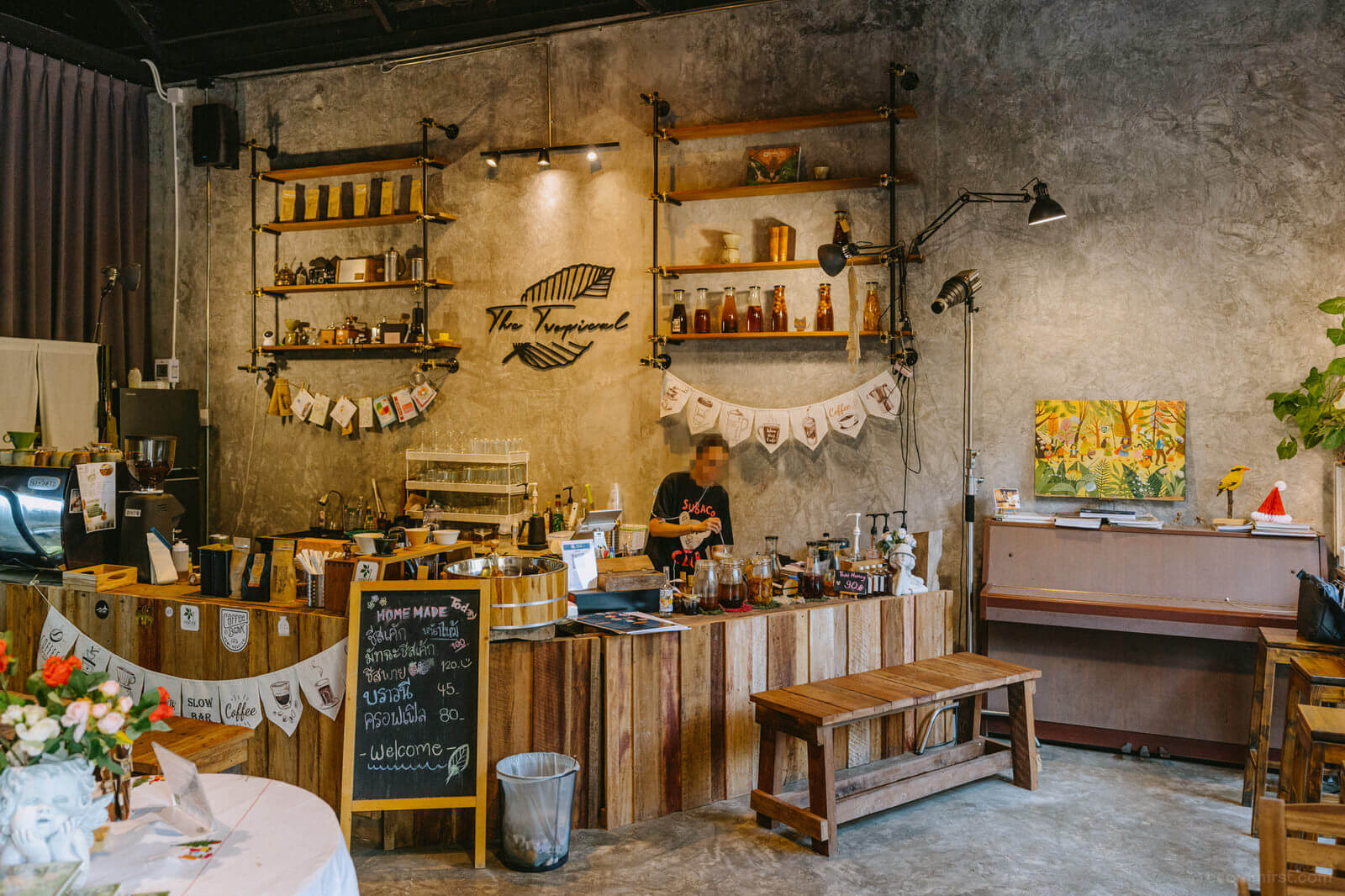 the tropical eco cafe